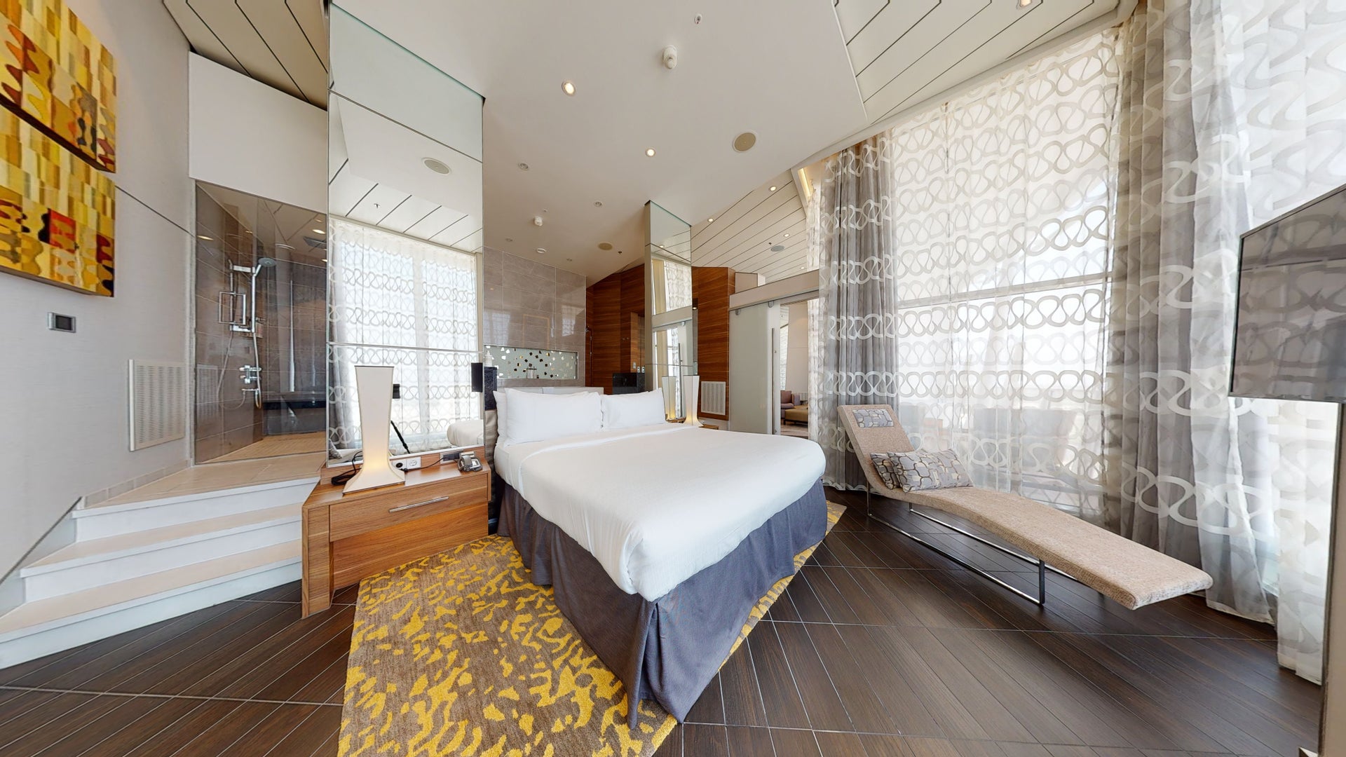 Allure of the Seas – Owner’s Panoramic Suite 1 Bedroom